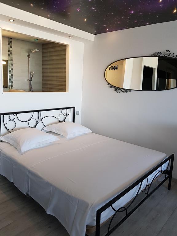 Studio Naturiste "Azur" Heliopolis C 64 Agde Buitenkant foto